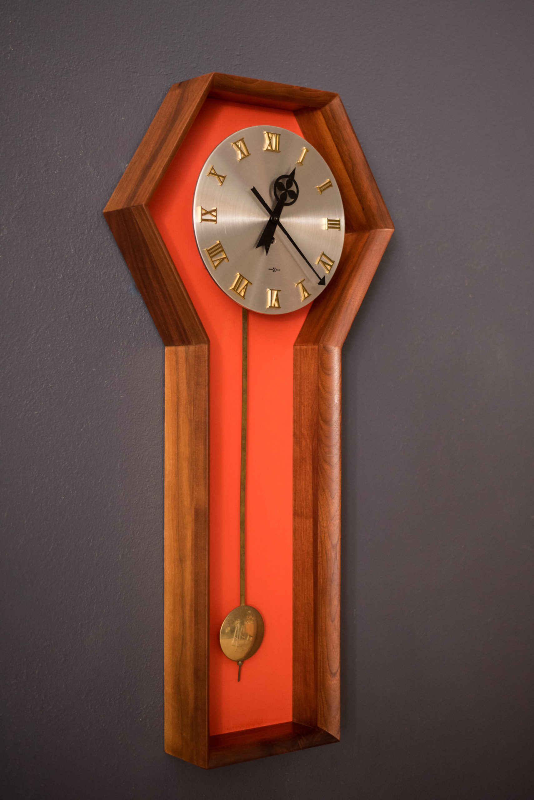 HOWARD MILLER 木製掛時計 Mid Century Walnut Arthur Umanoff Meridian Pendulum Wall