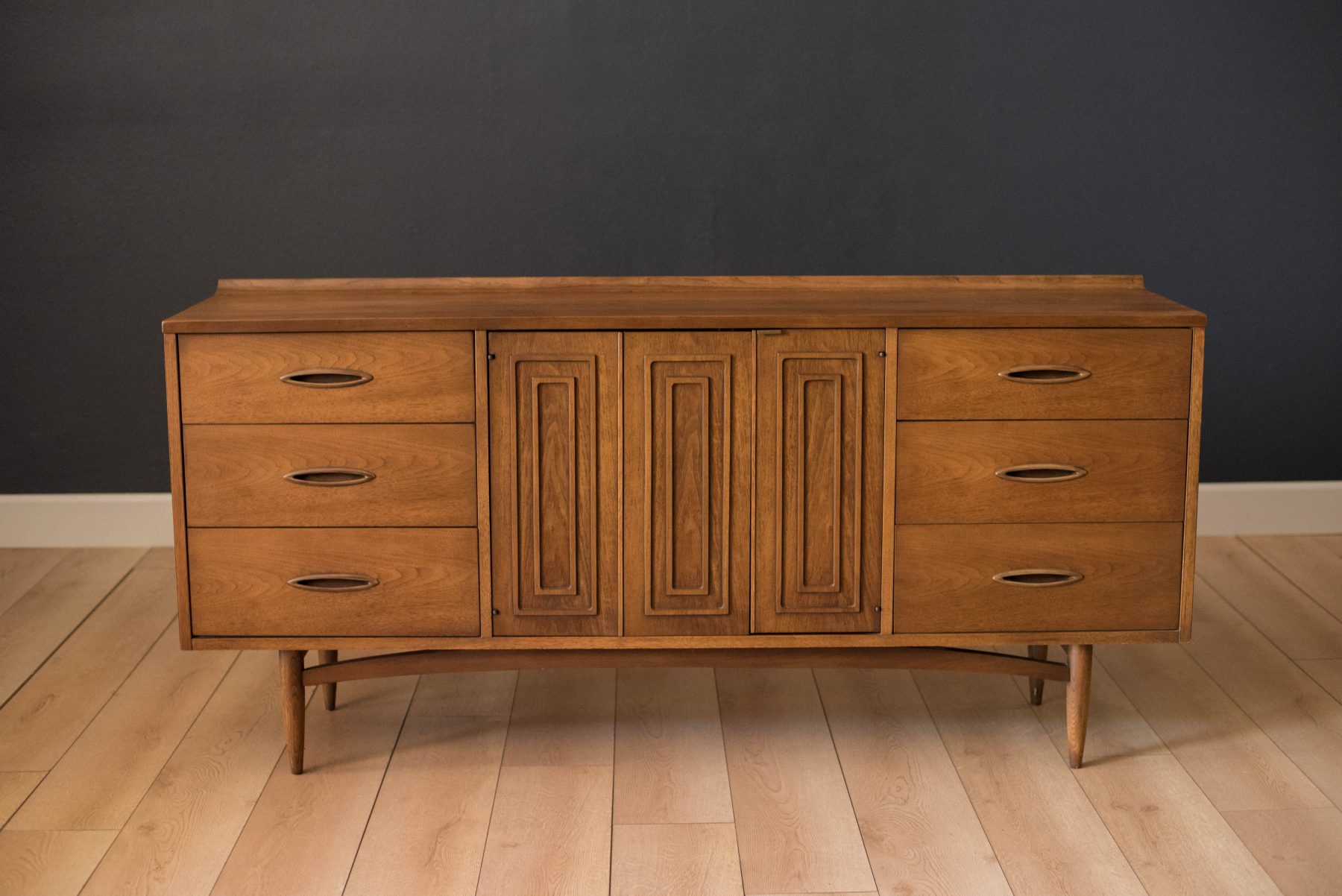 Mid Century Broyhill Sculptra Triple Dresser Mid Century Maddist